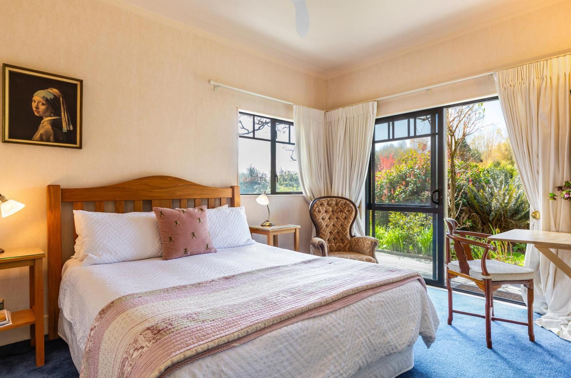 Olive Rabbit - Boutique Bed & Breakfast Turangi Exterior photo